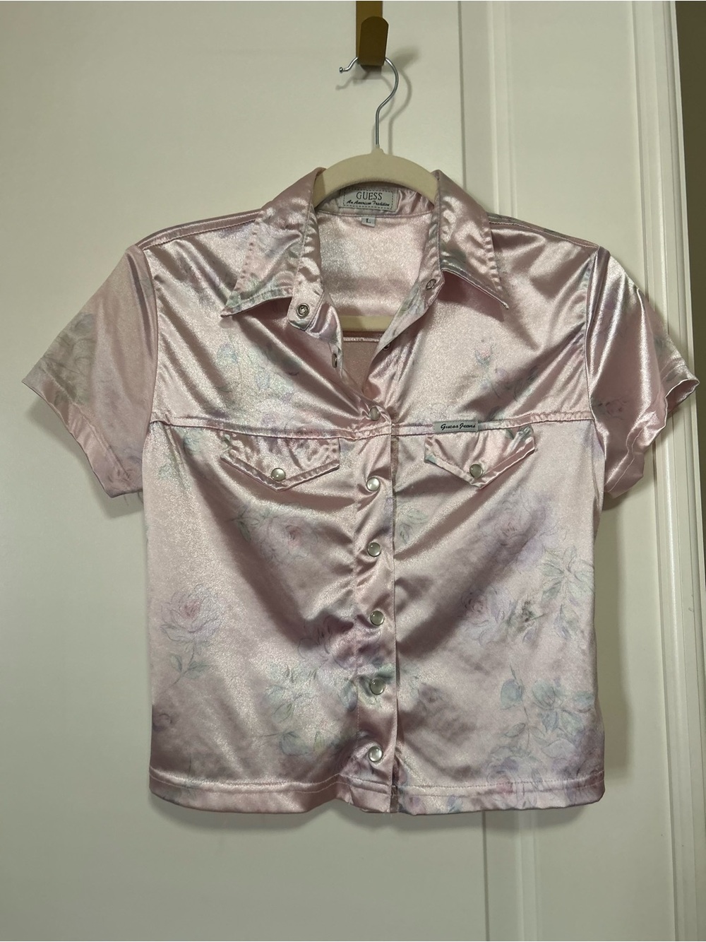 💕❓🌸Vintage Label Guess Light Pink Satin Button-Up Floral Blouse Top🌸❓💕